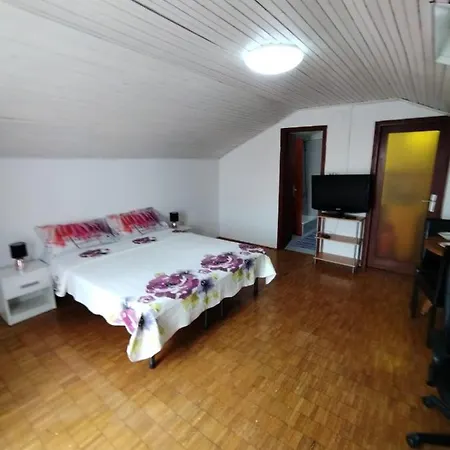 Studio Apartment Zlata Medulin アパート メドゥリン